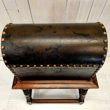 Load image into Gallery viewer, Humidor Whiskey/Cigar Mini Bar top view closed top