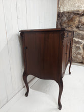 Load image into Gallery viewer, 1923 Sonora Louis XV Phonograph Mini Bar left side with volume control